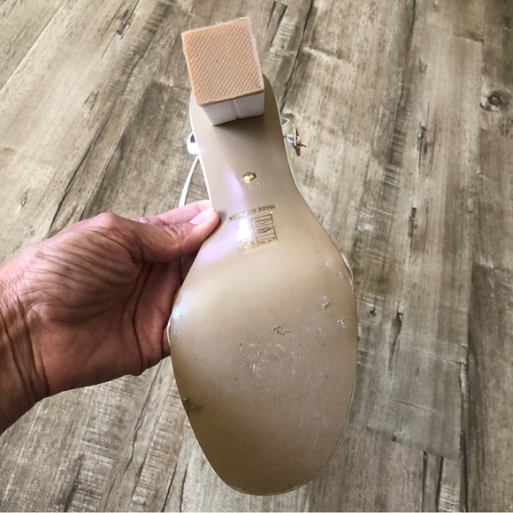 Raye Hatty Heel in White Block Heel 10 - Picture 9 of 16